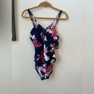 Nautica. One piece swim suit. Size Large.